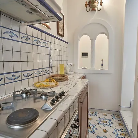 Abate Luxury By Caprirooms * Capri